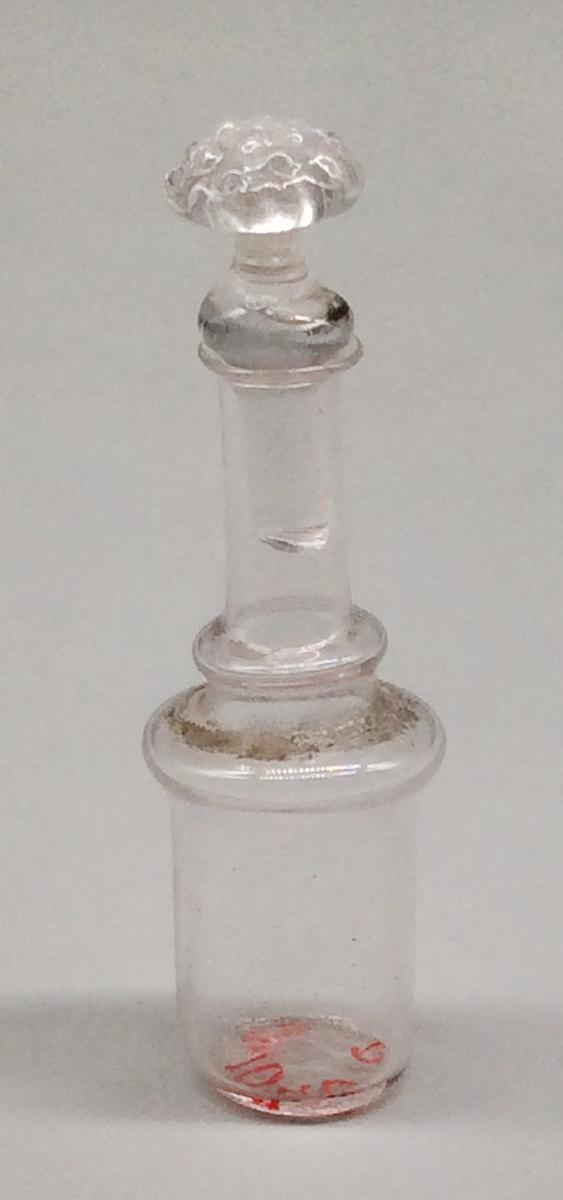 1959.1040 C Cruet, view 1
