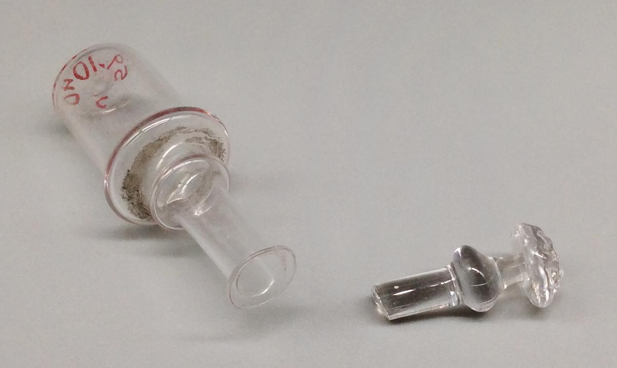 1959.1040 C Cruet, view 3