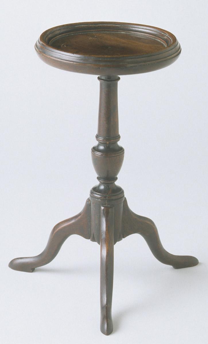 1959.1052 Candlestand
