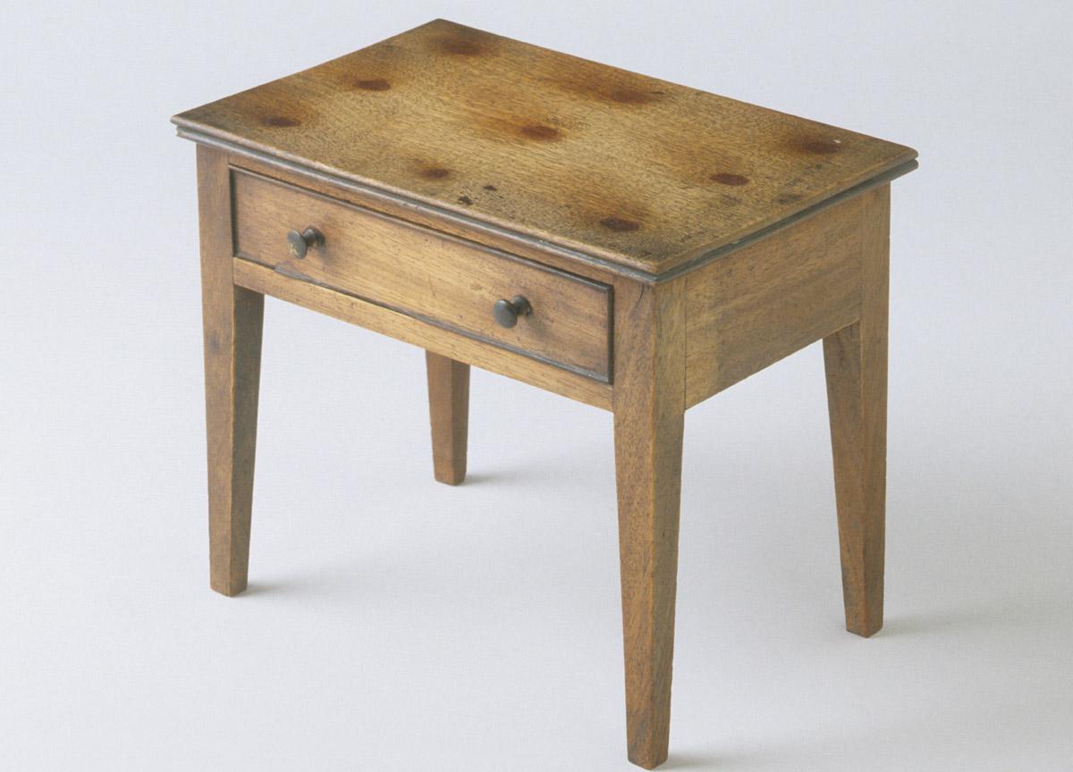 1959.1053 Table