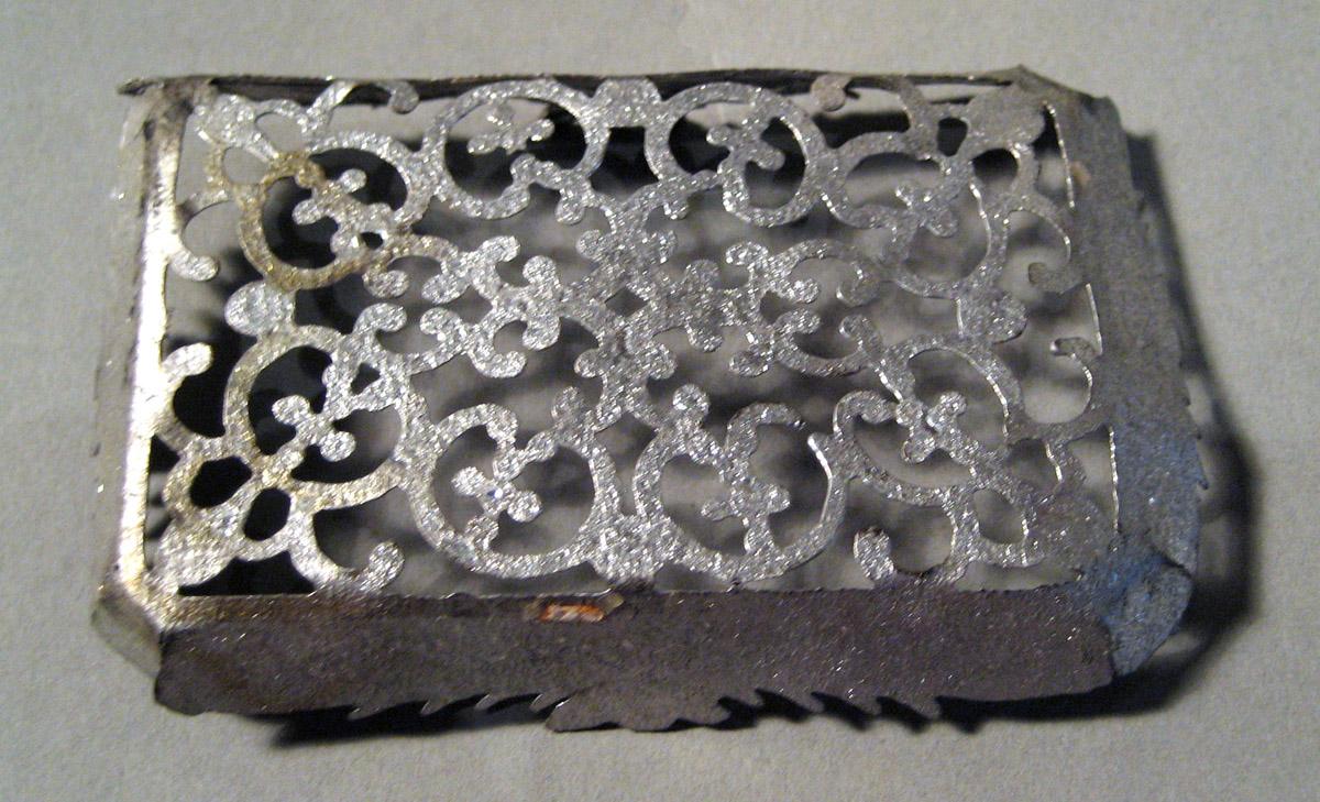 1959.1055 Tray underside