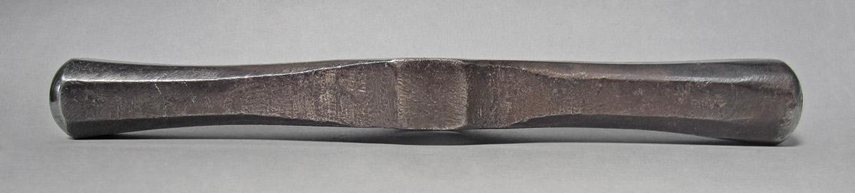 1986.0050.200, Forming hammer, side 1