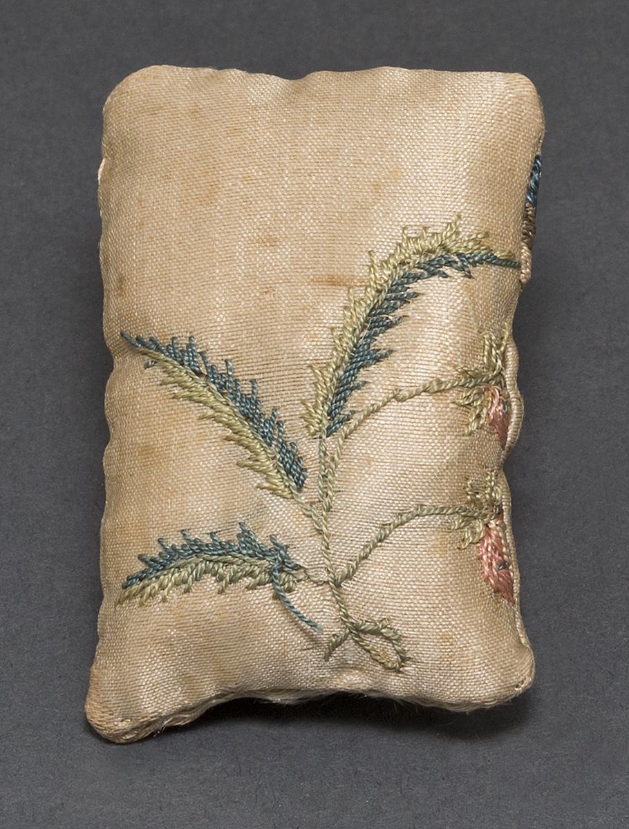 1959.1065 Cushion, View 2
