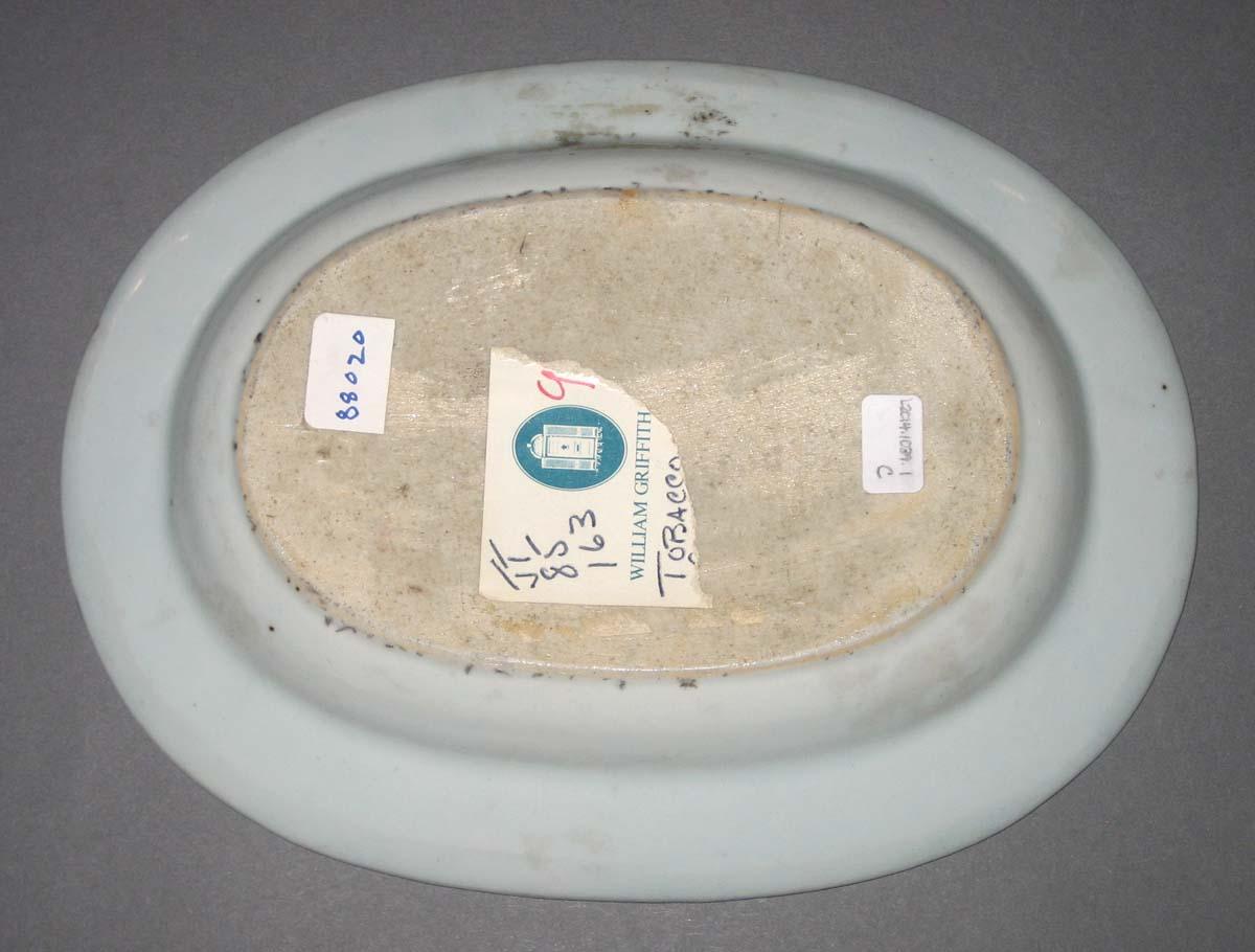 2015.0007.001 C Tureen stand bottom