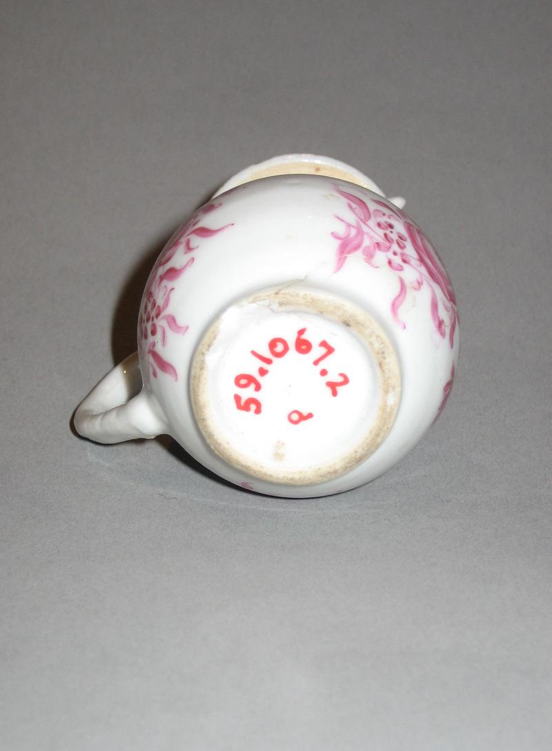 1959.1067.002 Cream or milk jug underside