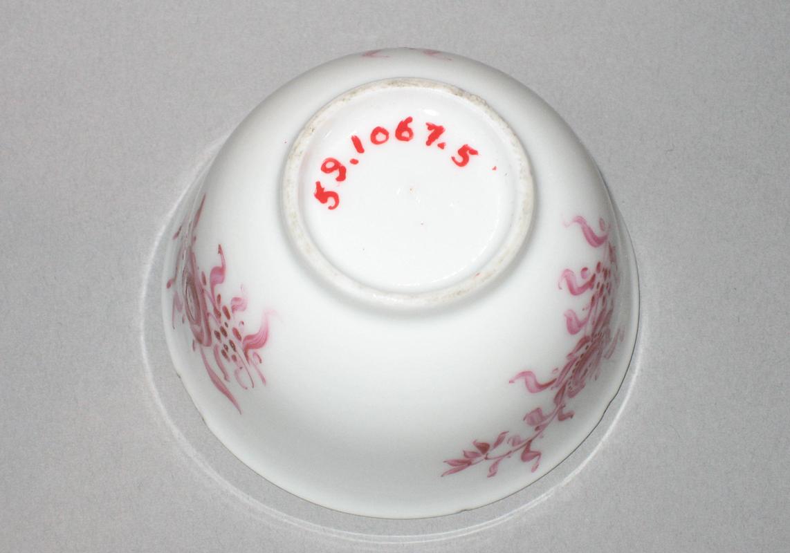 1959.1067.005 Teabowl underside