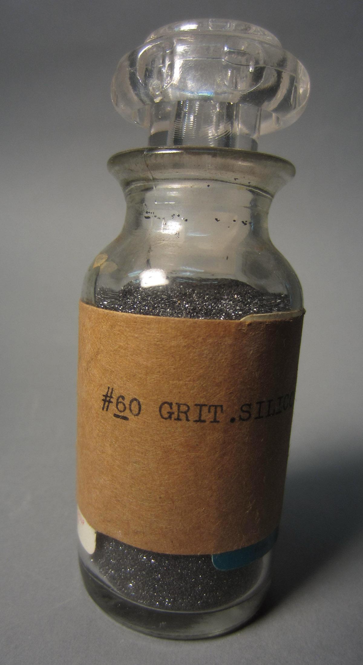 1986.0050.415.005 A-B Bottle, View 3