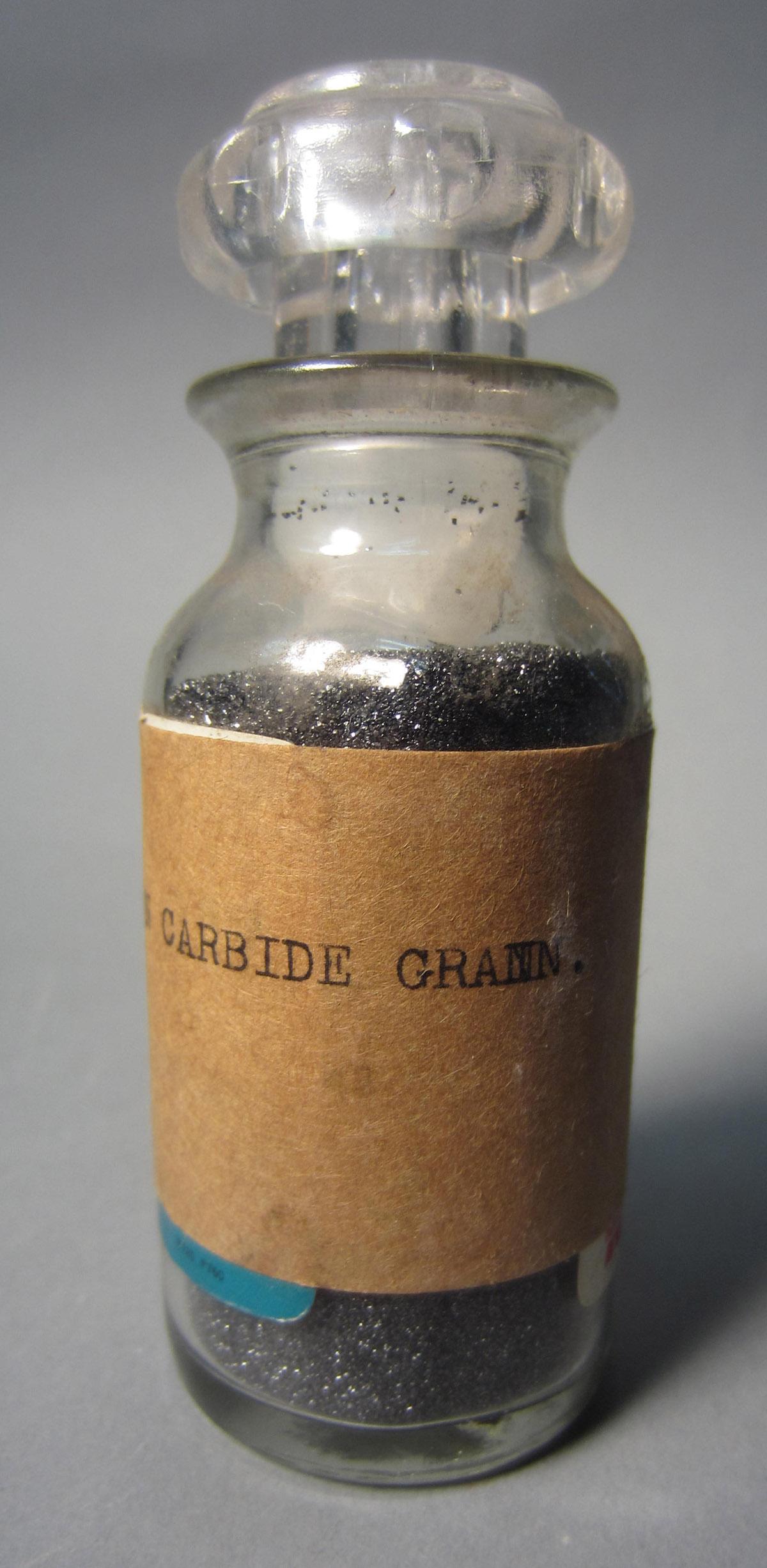 1986.0050.415.005 A-B Bottle, View 2