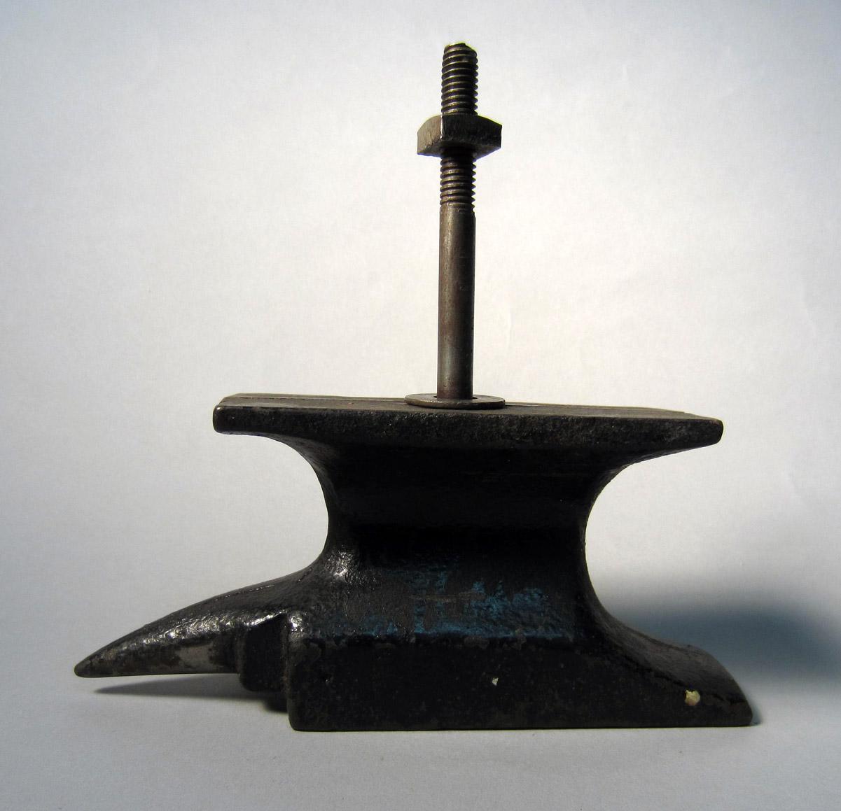 1986.005.417 Anvil, View 1
