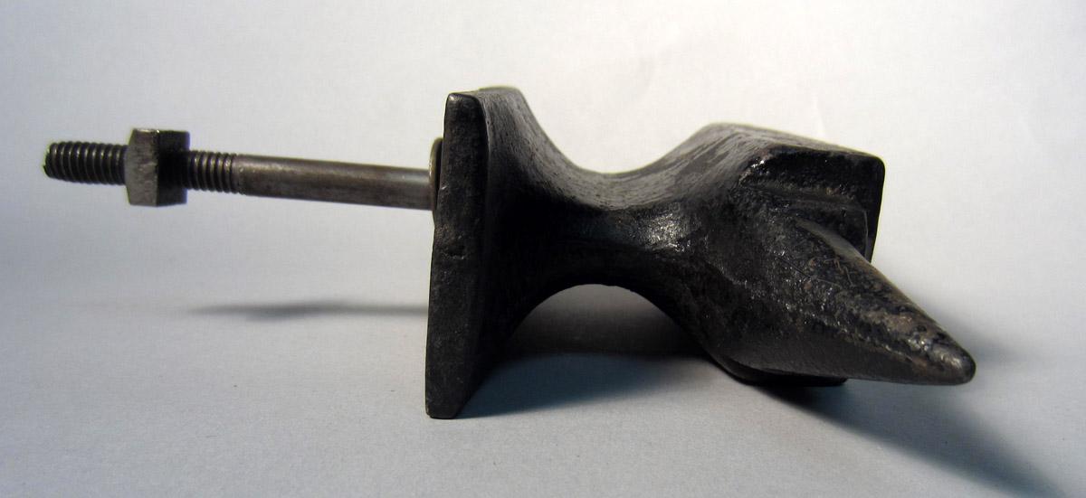 1986.005.417 Anvil, View 2