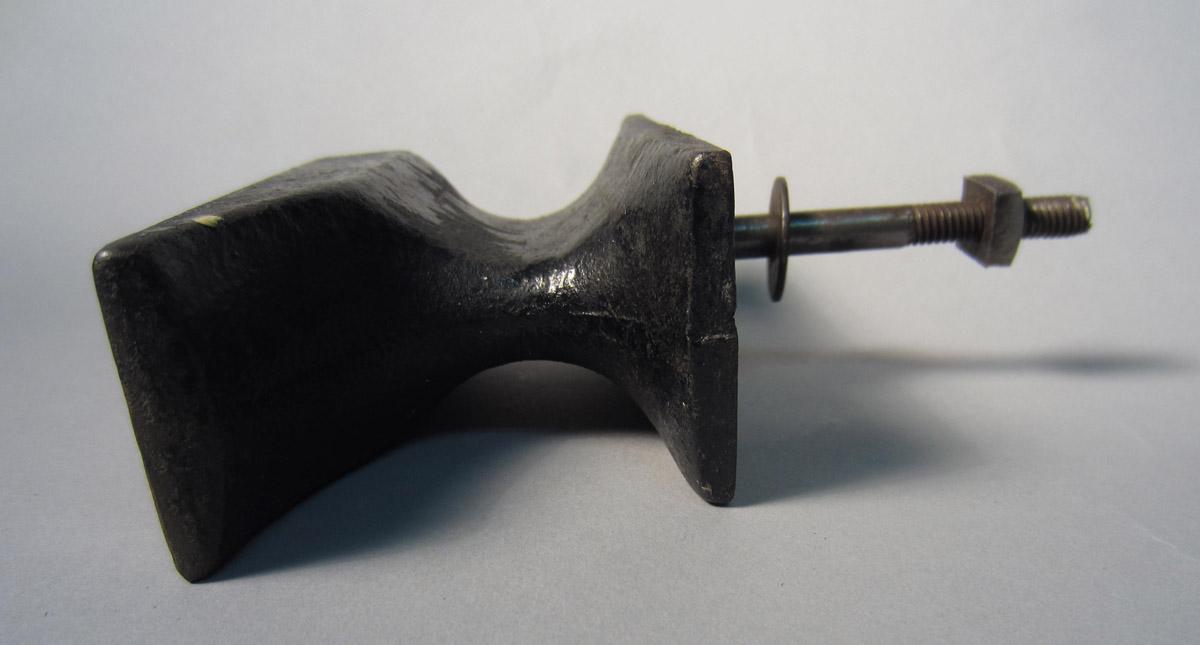 1986.005.417 Anvil, View 4