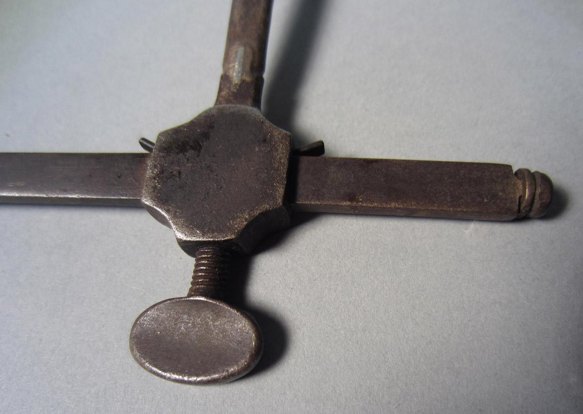 1986.0050.419 Saw, Detail