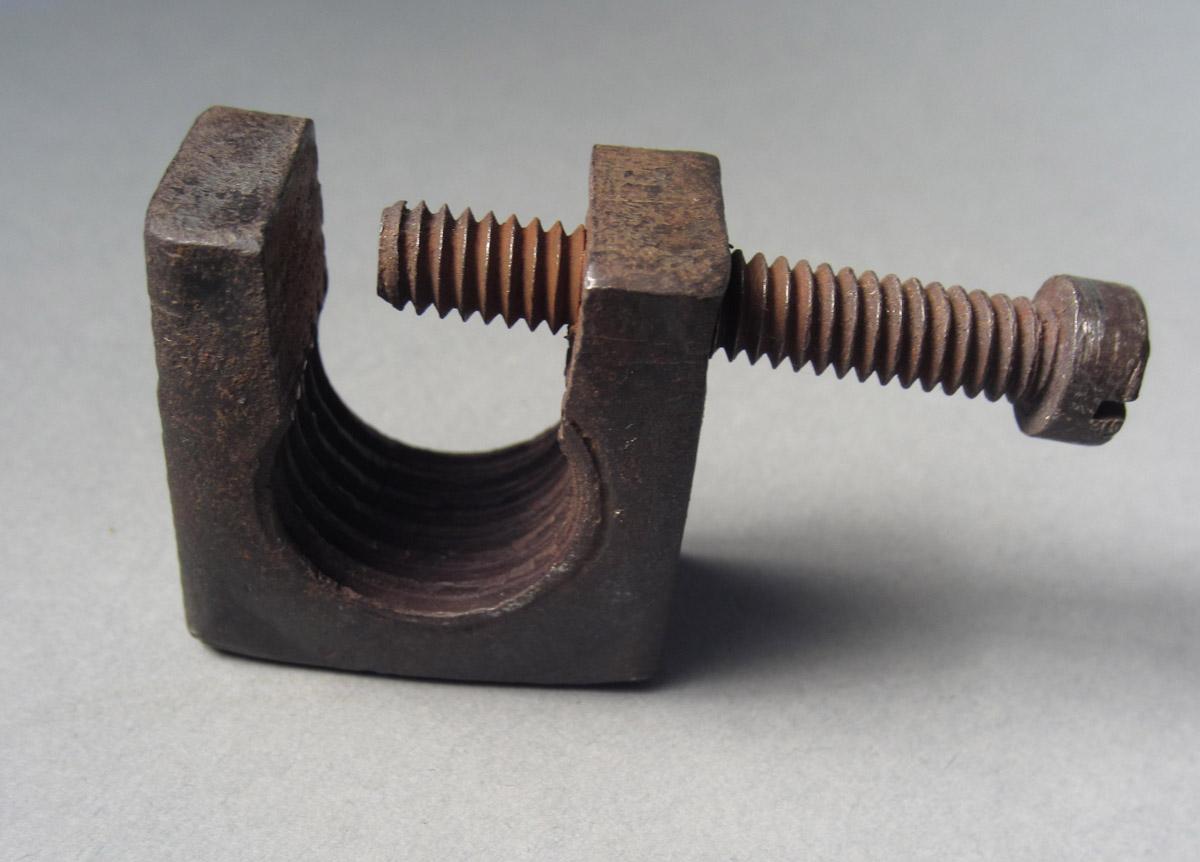 1986.0050.425 C Mold, Detail