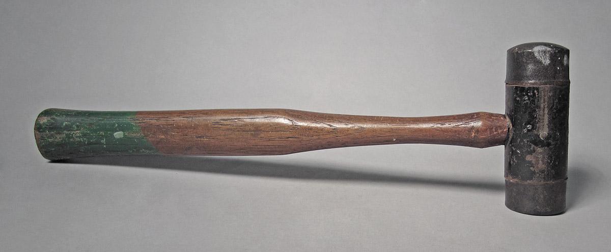 1986.0050.434, Hammer, side 1