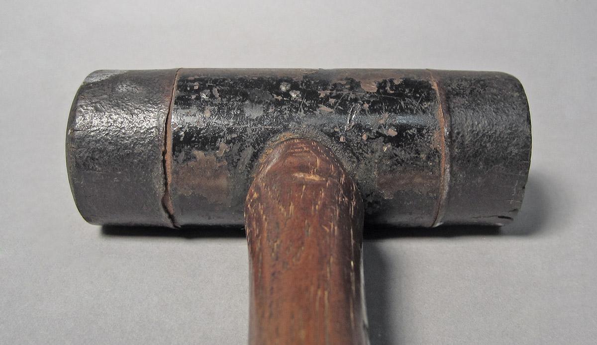 1986.0050.434, Hammer, head bottom