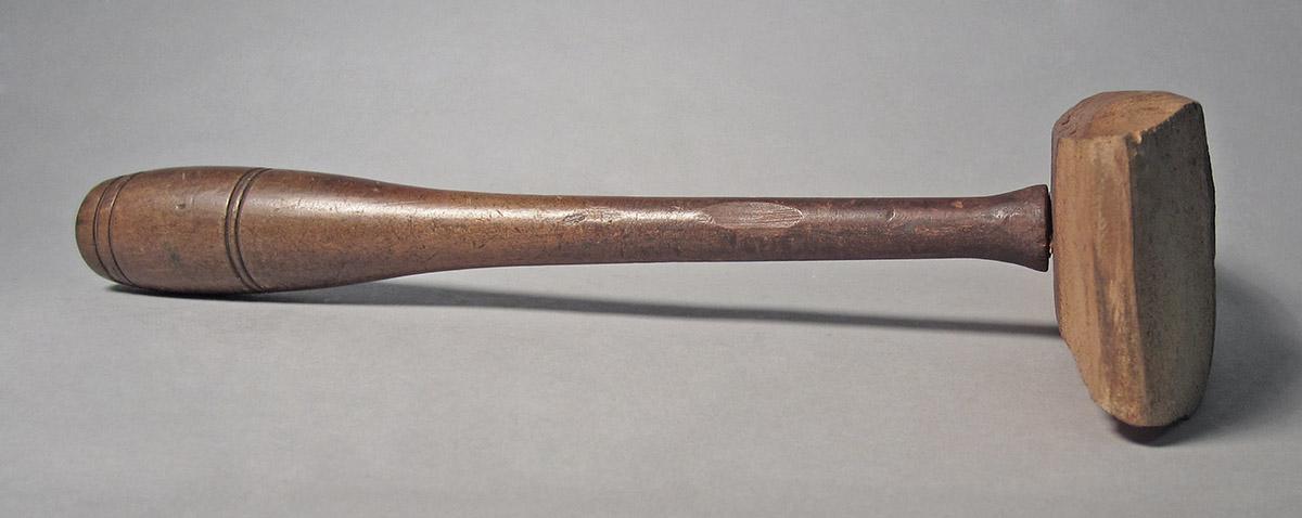 1986.0050.436, Mallet, side 2