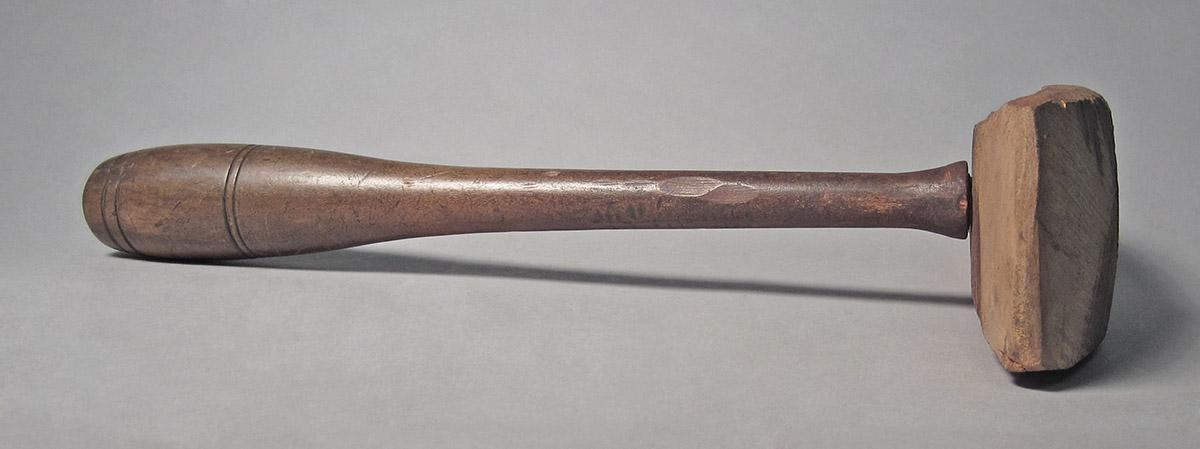 1986.0050.436, Mallet, side 3
