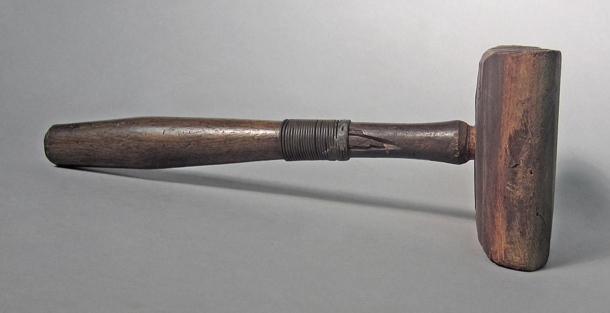 1986.0050.437, Mallet, side 4