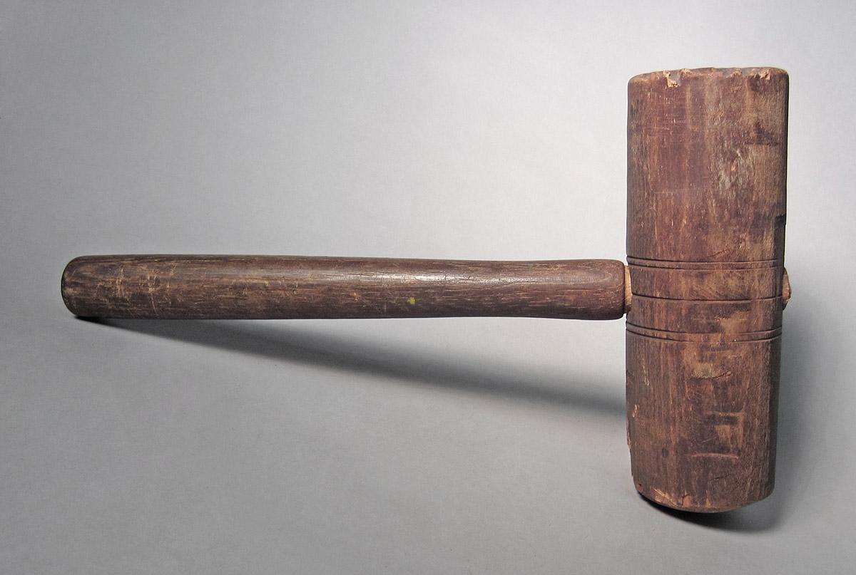1986.0050.438, Mallet, side 2