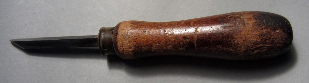 1986.0050.443 Engraving tool, View 1