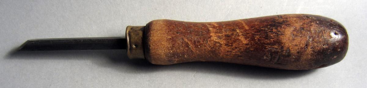 1986.0050.443 Engraving tool, View 2
