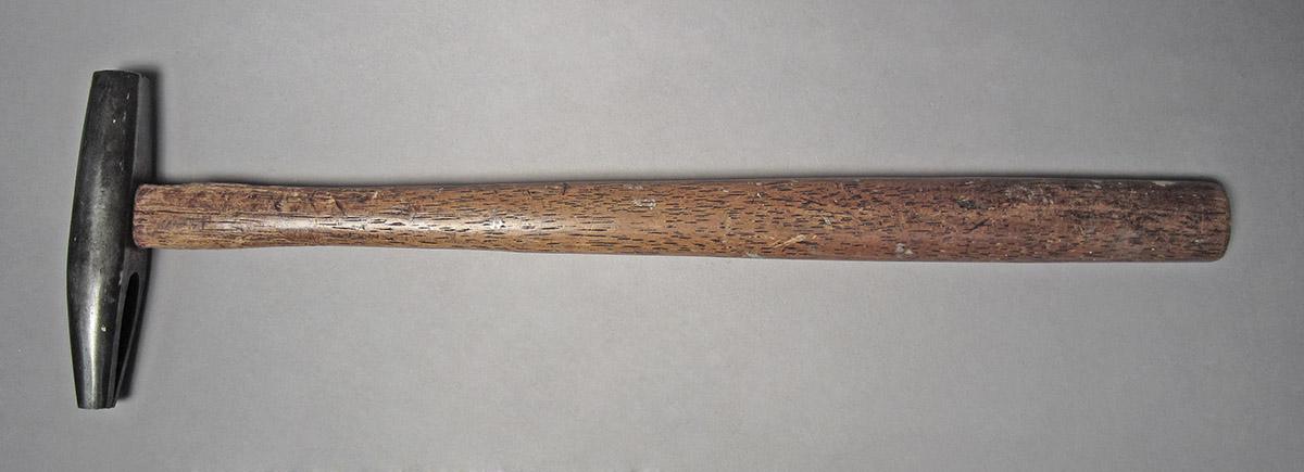 1986.0050.454, Hammer, side 2