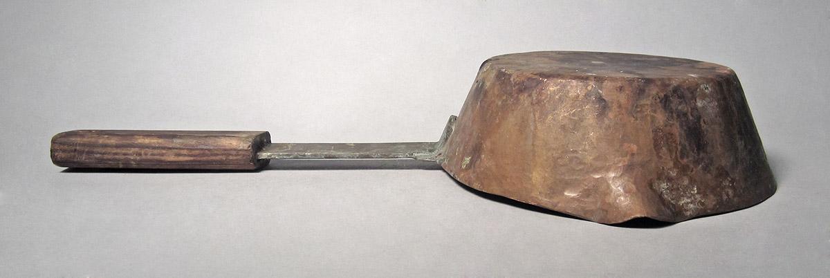 1986.0050.461, Pan, side 1