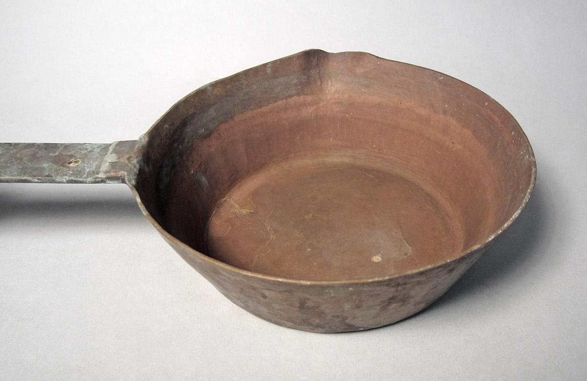 1986.0050.461, Pan, bowl side 2