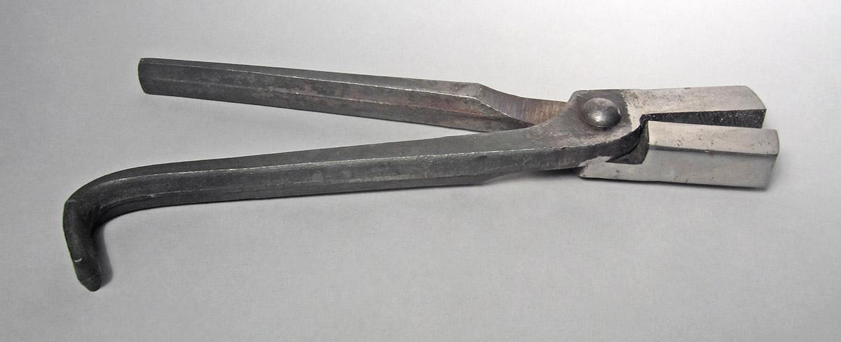 1986.0050.462, Pincers, angle