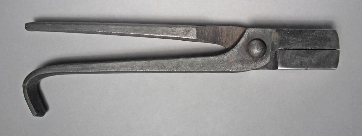 1986.0050.462, Pincers, side 2