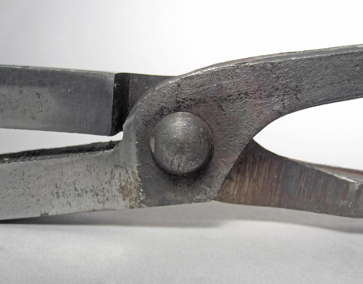 1986.0050.462, Pincers, hinge