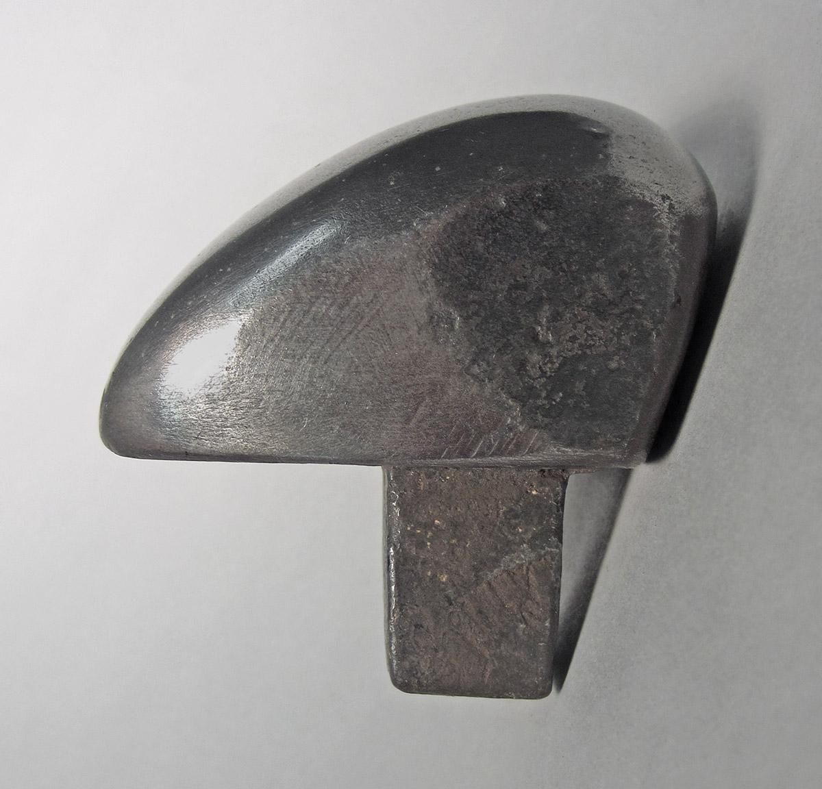 1986.0050.466, Planishing head, side 1