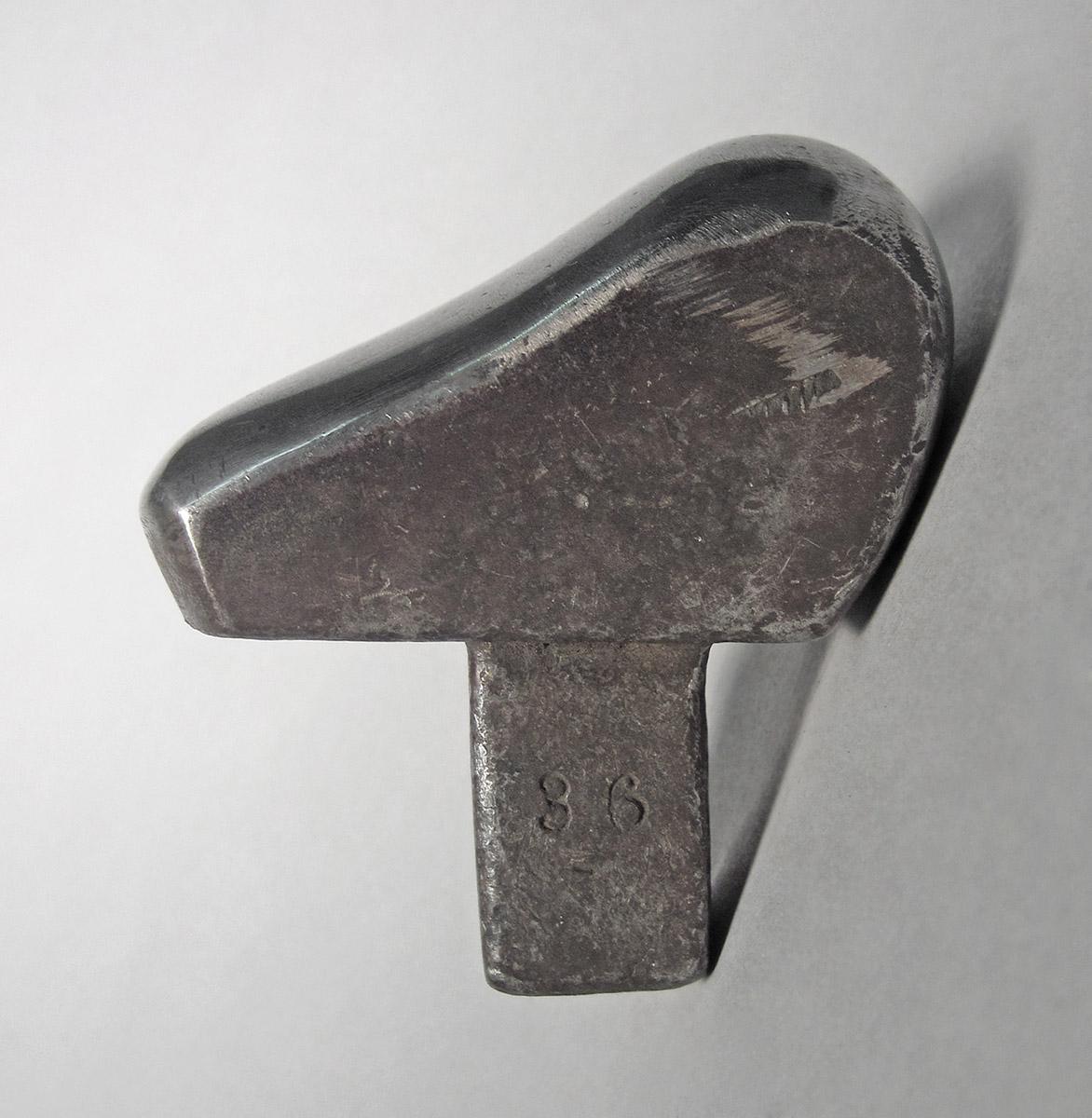 1986.0050.467, Planishing head, side 2