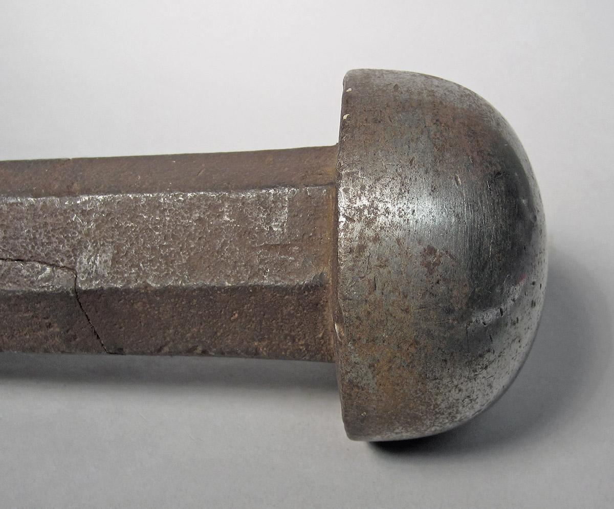 1986.0050.468, Planishing head, head side