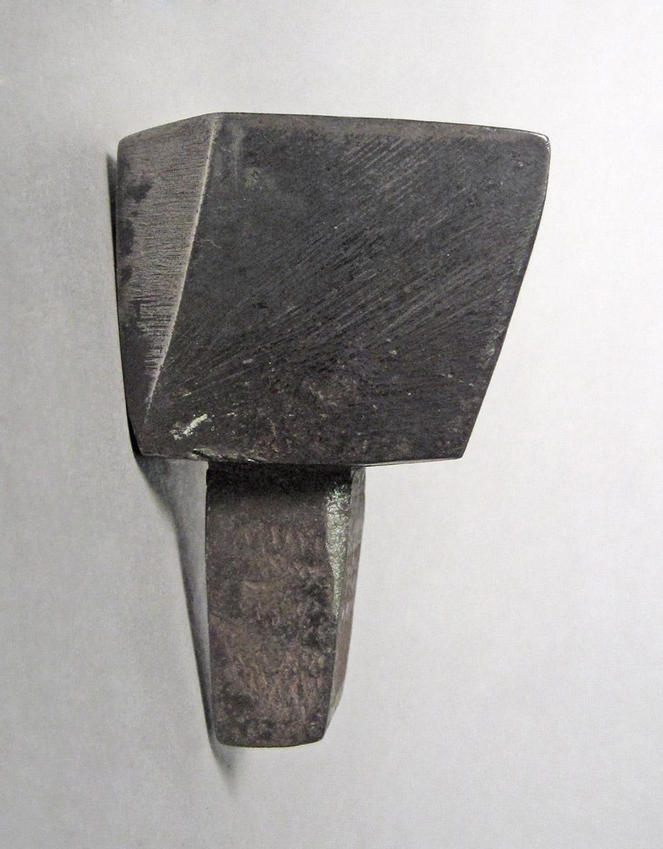 1986.0050.472, Planishing head, side 1