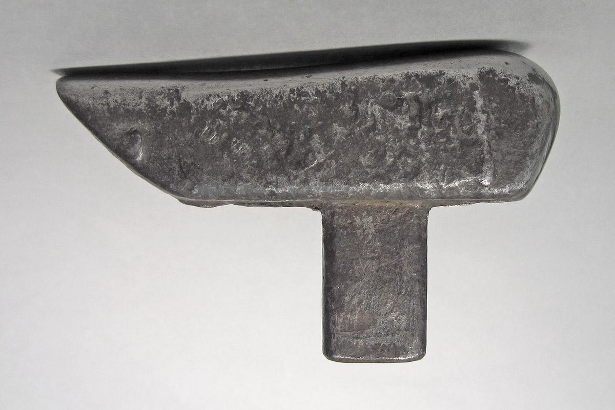 1986.0050.473, Planishing head, side 3