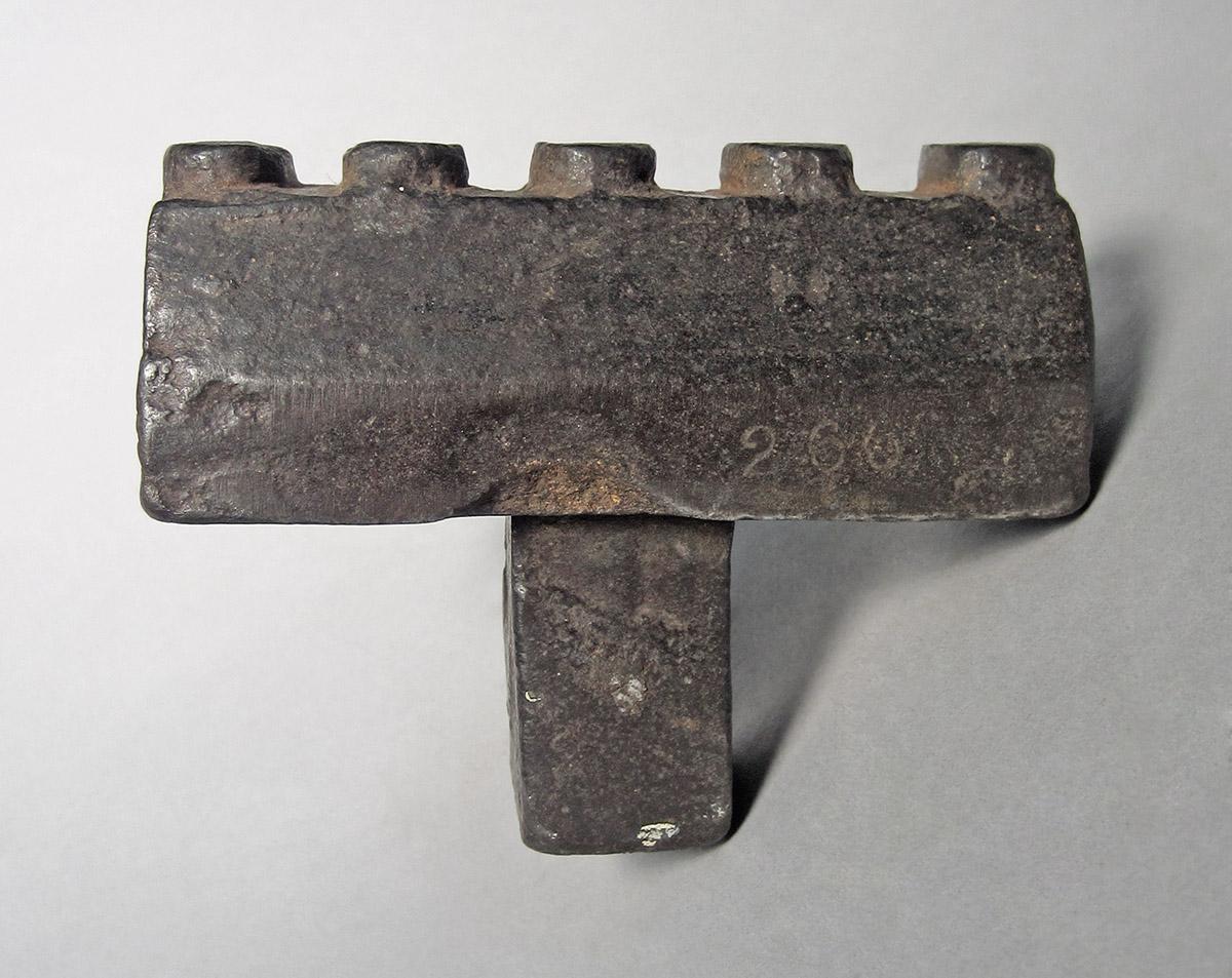 1986.0050.474, Planishing head, side 2