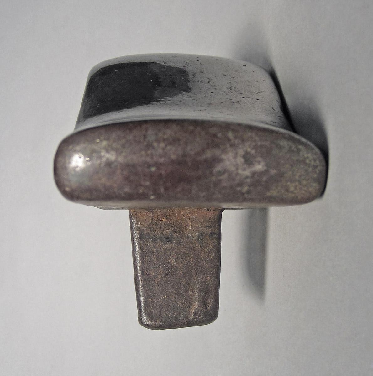 1986.0050.476, Planishing head, side 1
