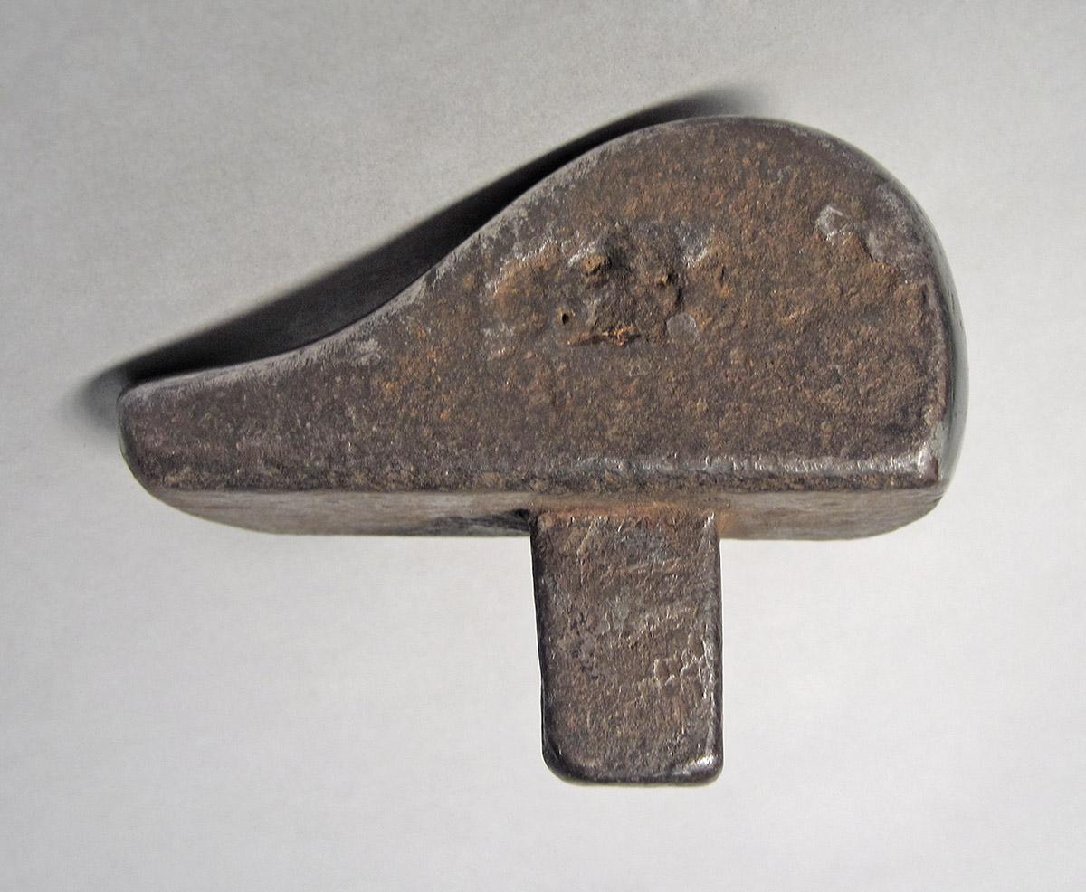 1986.0050.476, Planishing head, side 4
