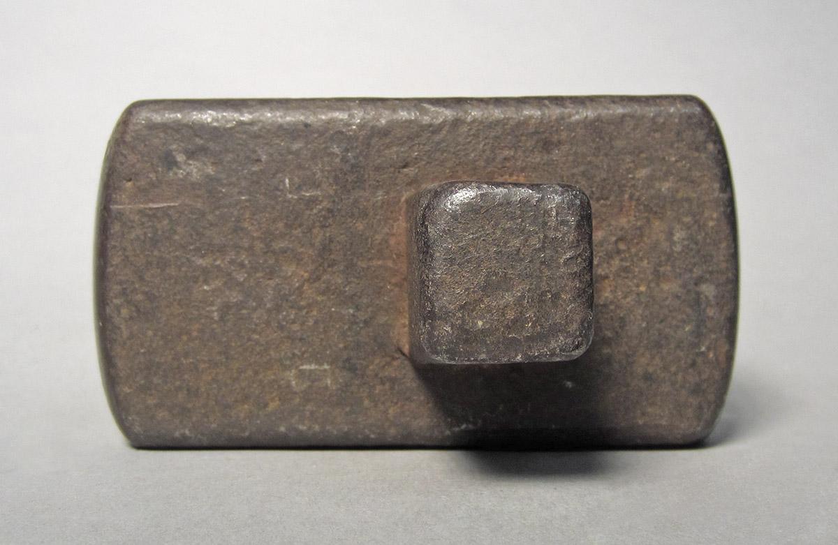 1986.0050.476, Planishing head, bottom