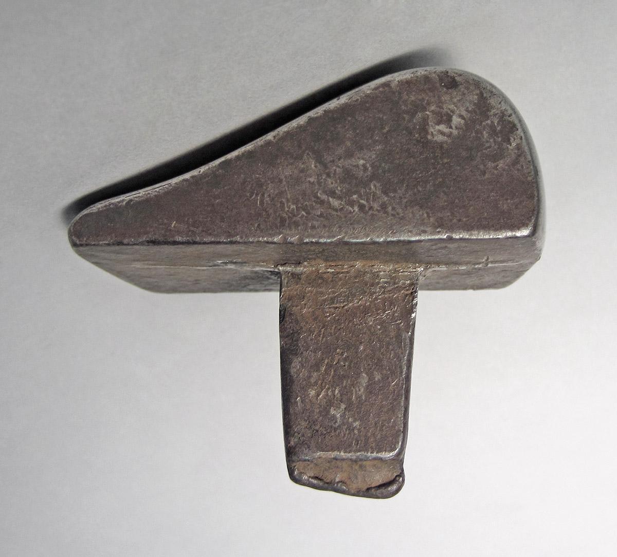 1986.0050.478, Planishing head, side 4