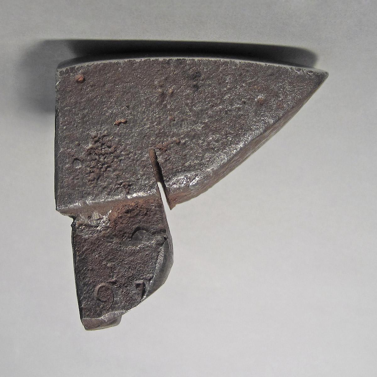 1986.0050.479, Planishing head, side 1