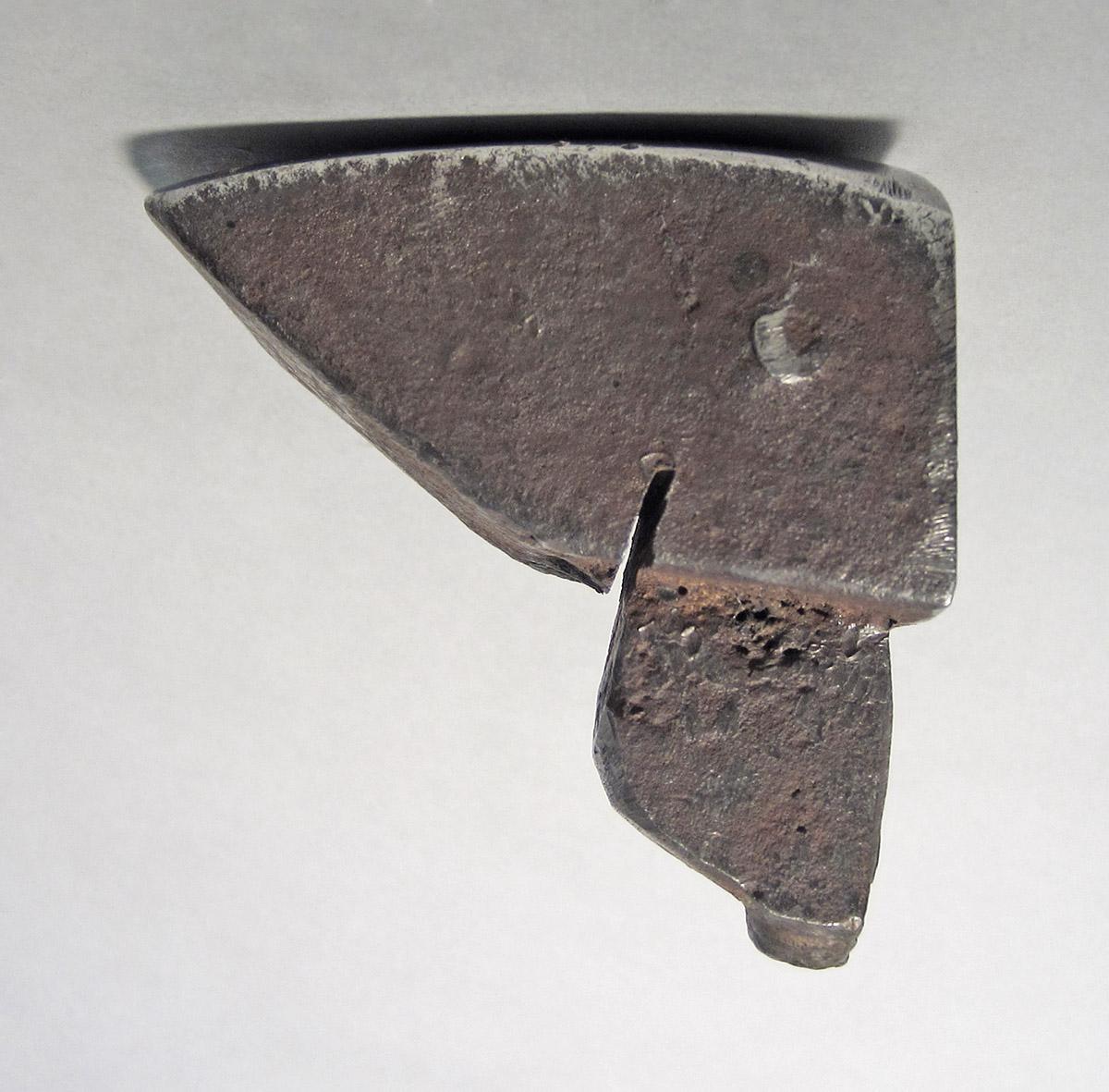 1986.0050.479, Planishing head, side 3