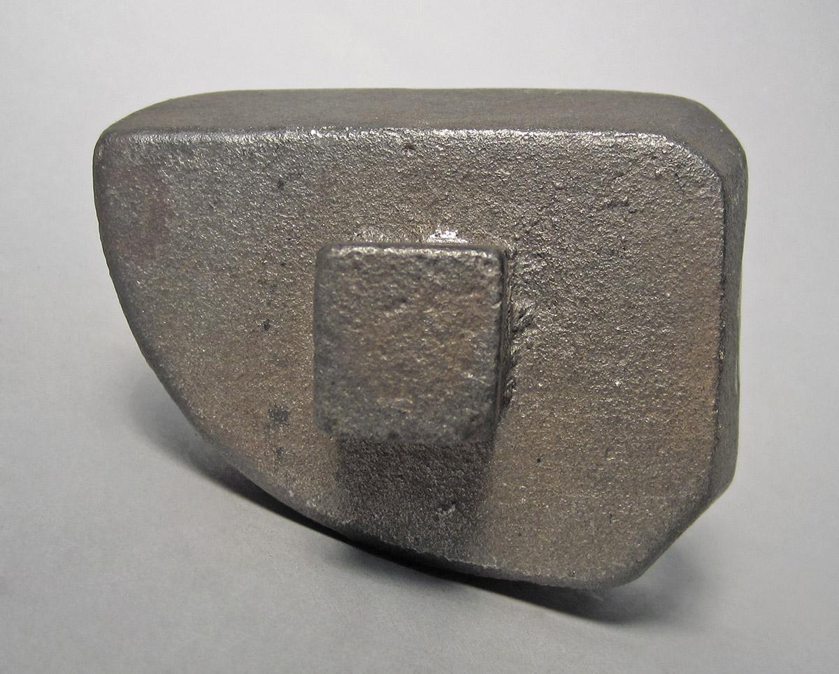 1986.0050.482, Planishing head, boottom