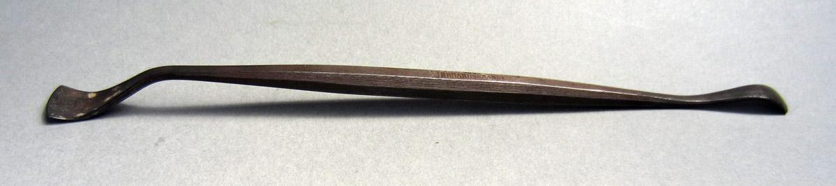 1986.0050.511 Gouge, View 1