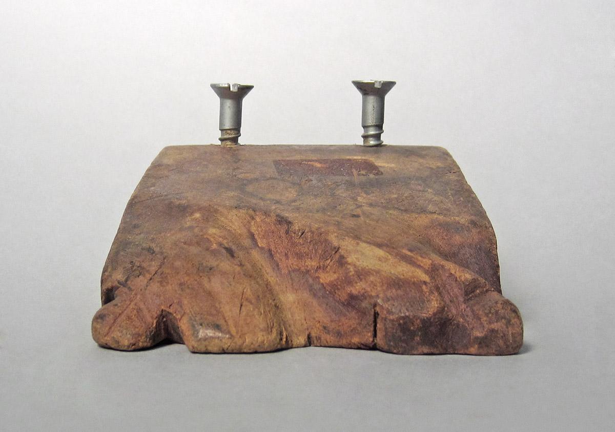 1986.0050.512, Bench pin, side 2