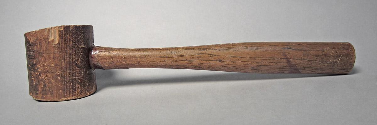 1986.0050.519, Mallet, side 1