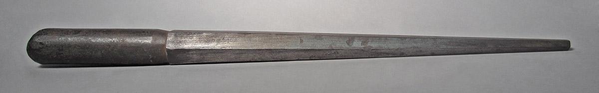 1986.0050.531, Mandrel, side 1