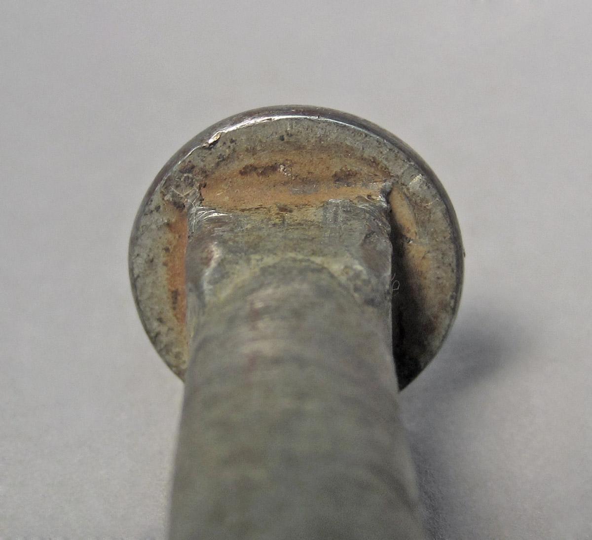 1986.0050.535, Stake, head bottom