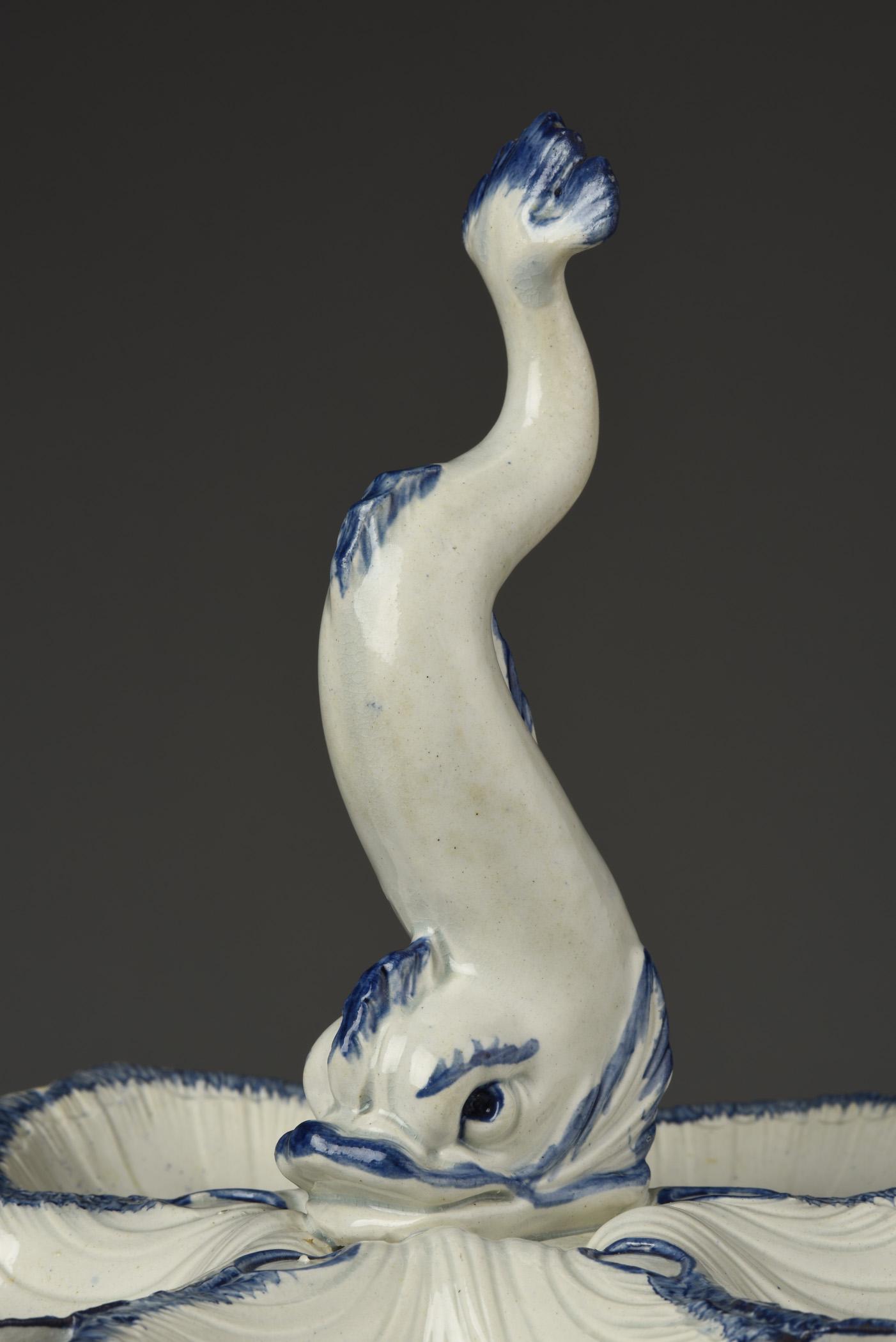 1959.1085 C Centerpiece, detail 1